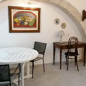 Il Cortiletto Di Via Minniti Bed and breakfast